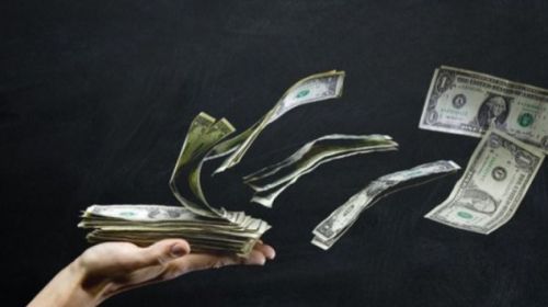 Dólar por encima de los 1400 pesos