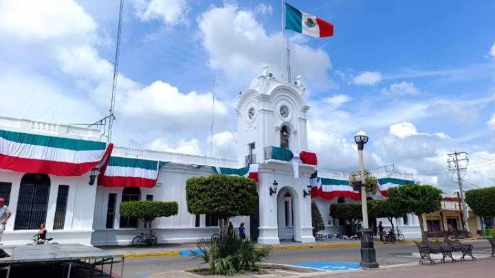 Decoración de fiestas patrias en Escuinapa estuvo a cargo de una coordinadora de eventos