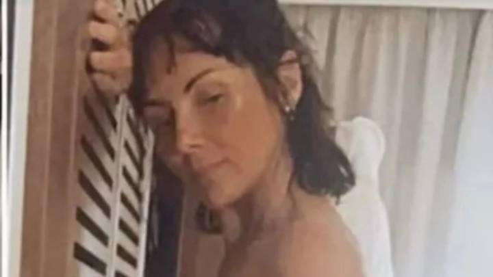 Martine McCutcheon shows off weight loss as she poses TOPLESS for sizzling selfie after marriage split