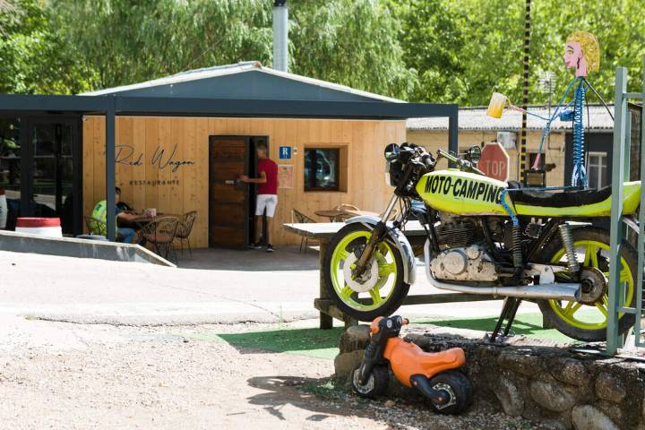 Por esta razón, Anzánigo es el rincón del Pirineo favorito de los motoristas
