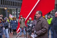 Redadas buscan justificar militarización Chicago.