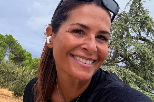Nuria Roca (53 años): "Salgo dos o tres días a la semana a andar, a buen ritmo, unos 10 km; y hago dos días de pilates"