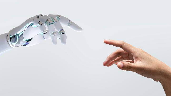 IA puede desplazar la creatividad o modificar el trabajo de diseñadores, dicen académicos