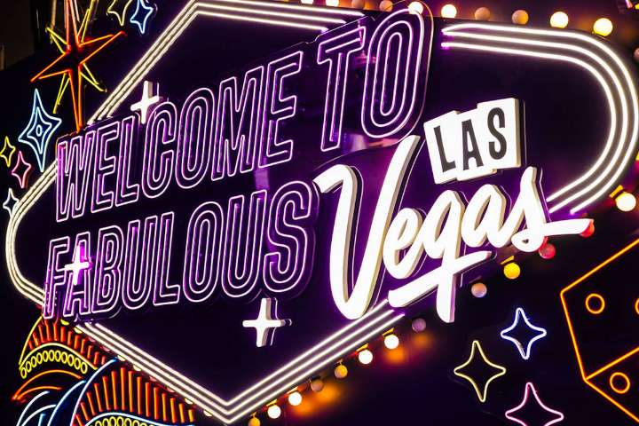 Las Vegas sales: Hotels, restaurants and attractions offer more deals amid tourism slump