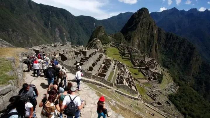 Alcalde de Chinchero critica ausencia de Eduardo Arana en reunión con autoridades locales por crisis en Machu Picchu: "Debería poner más interés"