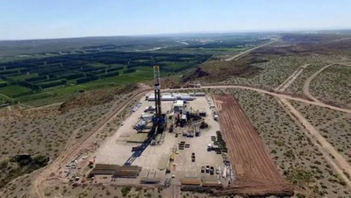 La producción de Vaca Muerta posiciona a la Argentina al frente del crecimiento regional