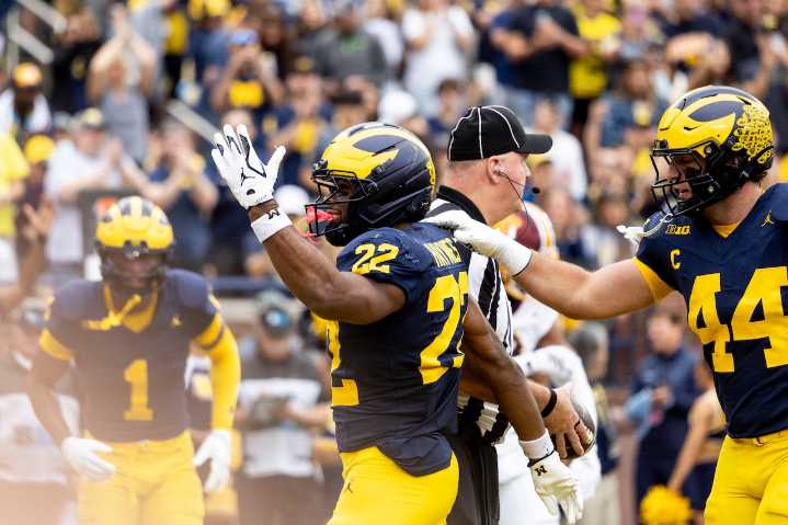 Justice Haynes stuffing stat sheet early for Michigan, and sharing touchdowns