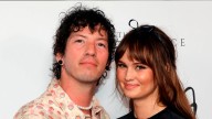 Debby Ryan tendrá un bebé con Josh Dun de Twenty One Pilots