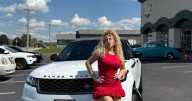 Flor de Cuba envía auto a sus hijos y estrena Range Rover