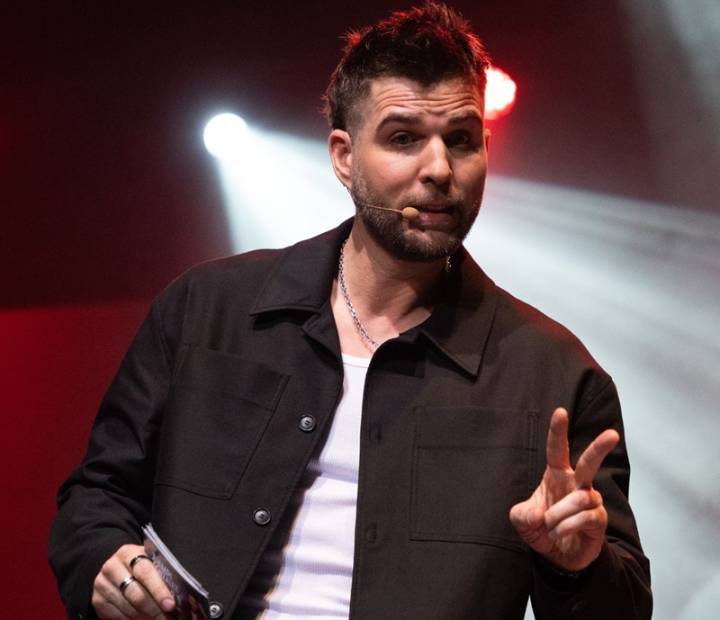 CORRIENTES: Adelanto De Octubre: Juampi Gon Trae “Soltero 2.0 – Modo Cupido” Al Teatro Oficial Juan De Vera