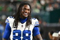 Cowboys WR CeeDee Lamb injures leg at Bears