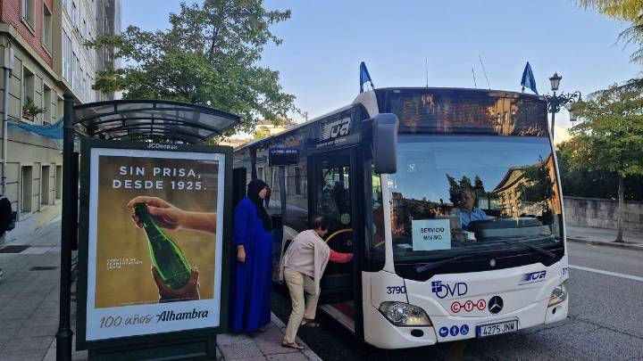 La huelga del transporte urbano de Oviedo comienza con 26 de los 61 autobuses operativos y sin incidentes