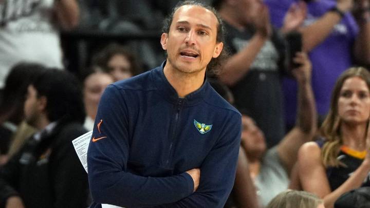 Dallas Wings fire head coach Chris Koclanes after abysmal first season