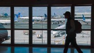 FAA extends Newark flight caps through 2026