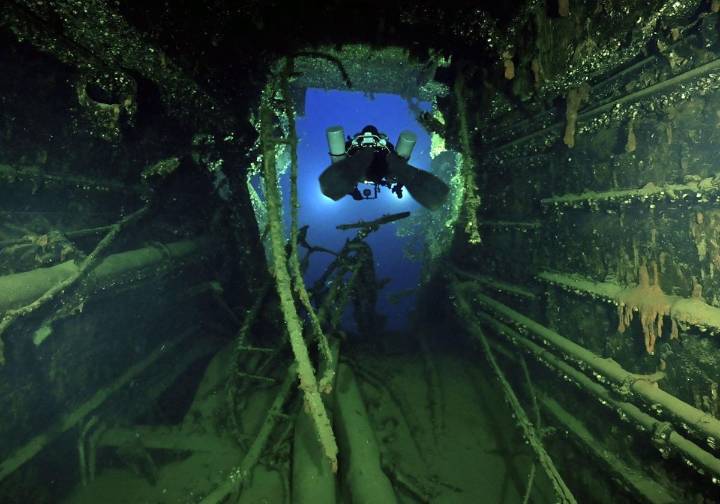 Recuperan objetos del Britannic, el hermano del Titanic hundido en Grecia