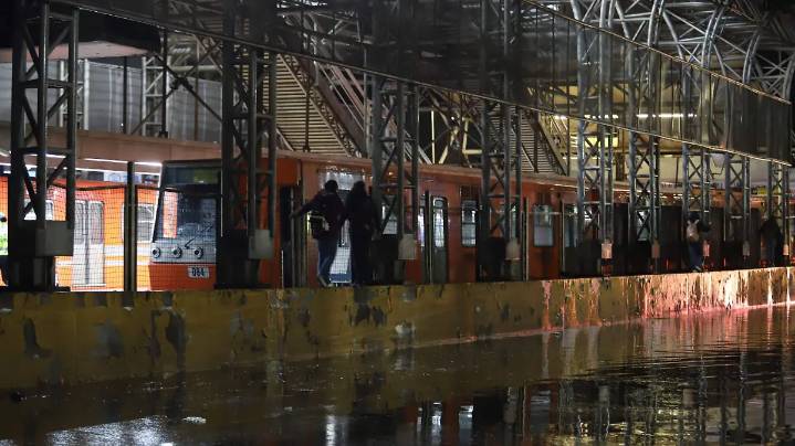 Metro de la CDMX suspende servicio de Guelatao-La Paz; activan marcha de seguridad en 6 líneas más