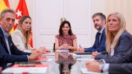 Ayuso se reúne con los grupos parlamentarios al inicio del periodo de sesiones