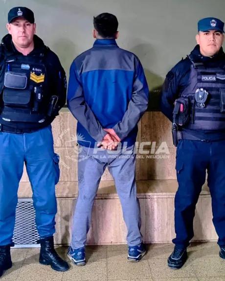 Policía identifica a tres personas en vivienda abandonada el el alto; uno tenía pedido de captura