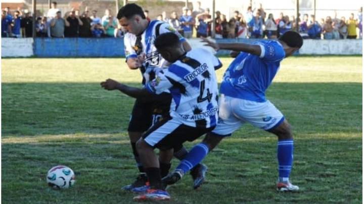 Liga Paranaense: Peñarol le gana a Sportivo Urquiza en el barrio Pirola