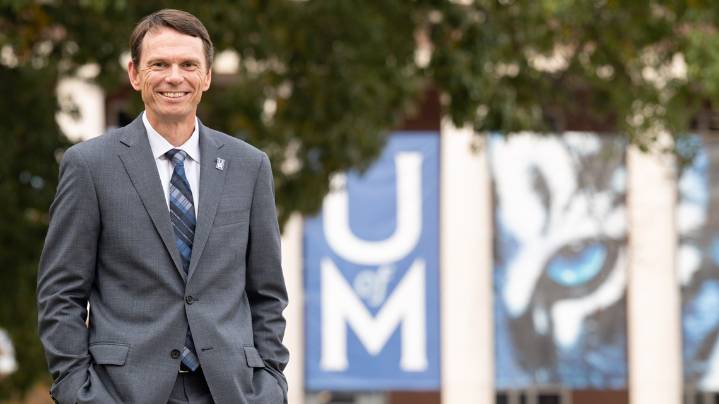 University of Memphis President, Bill Hardgrave, may receive $100K bonus