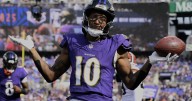 Jackson throws 4 TD passes, and the Ravens close strong in a 41