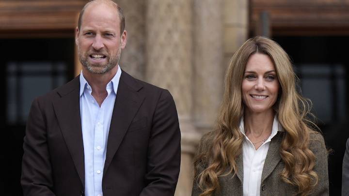 Beaming Princess Kate returns to royal duties alongside Prince William after 7