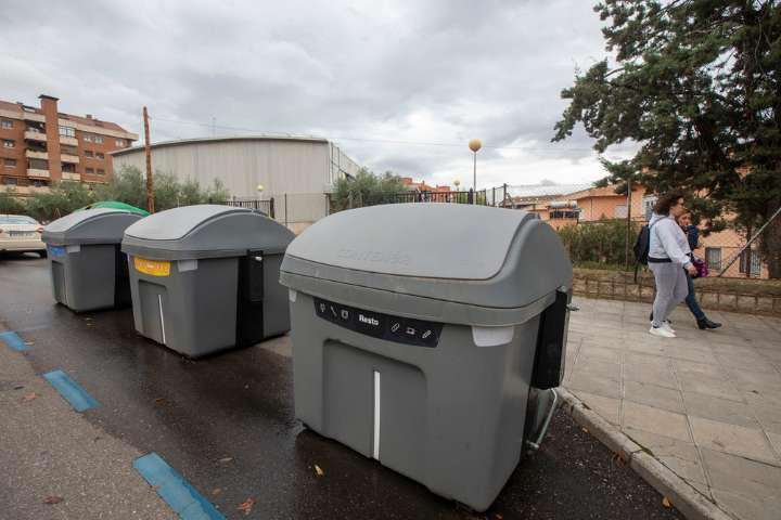 El Ayuntamiento se compromete a no subir más la tasa de basura