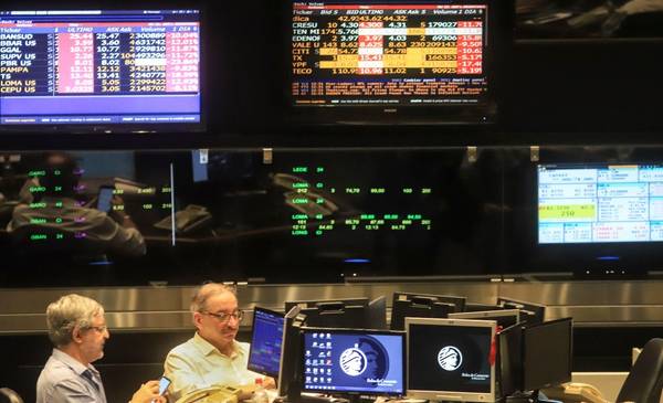 Vuela el riesgo pais por encima de los 1.300 puntos y caen los bonos