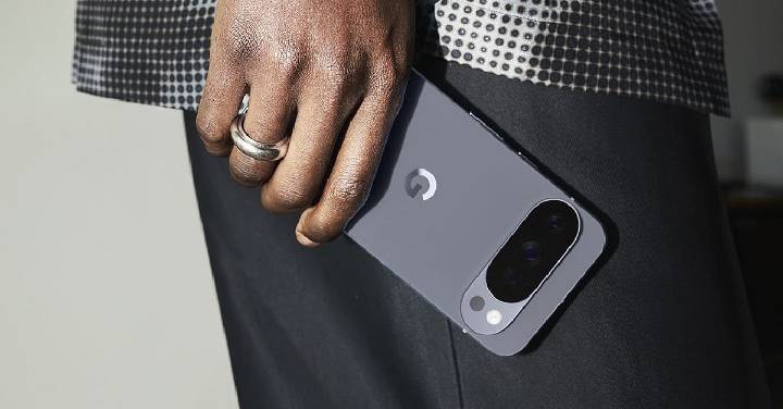 Pixel 10 Rolls Out Hindi Beta Version Of Manual Call Screen Feature Along With Scam Detection, Call Notes
