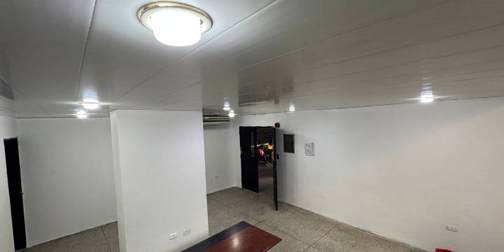 Recuperan áreas administrativas del Mercado Los Bloques