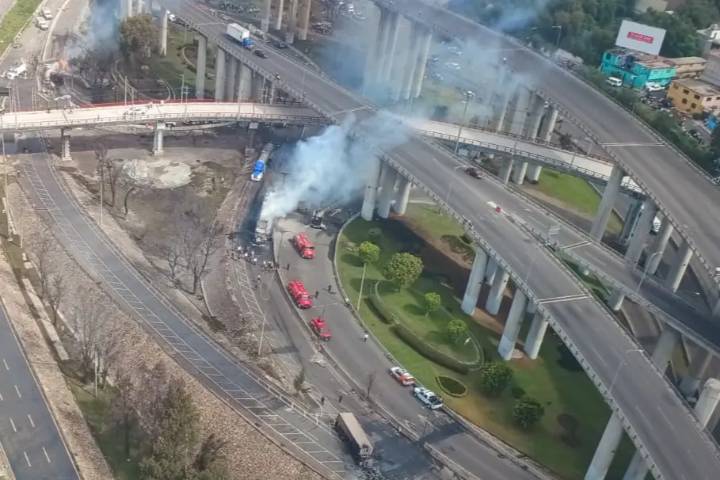 Confirman tres muertos tras explosión de pipa con gas en CDMX