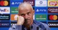 El nuevo hábito que ha adoptado Luis Enrique después de fracturarse la clavícula y que está prohibido en España