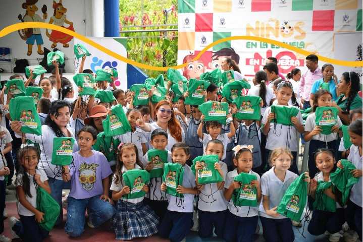 Entregan 250 kits pedagógicos a estudiantes en Tauramena para prevenir el reclutamiento forzado