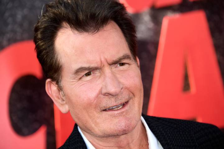 Charlie Sheen confiesa que tuvo sexo con hombres