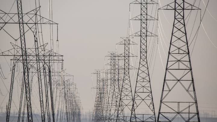 California’s blackout dilemma: Fire safety is colliding with grid reliability