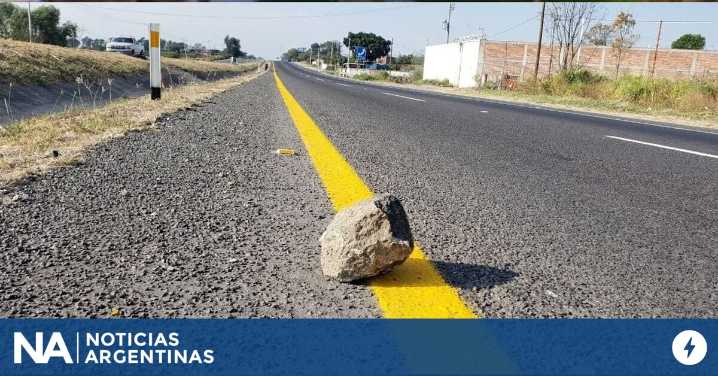 Condenaron a dos hombres por colocar piedras en la autopista Santa Fe