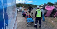 Vuelca camión revolvedor en Villa de Casas; lo conducía una mujer