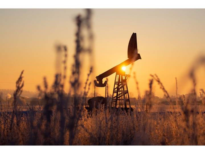 Oil declines for fifth day as supply concerns come to the fore