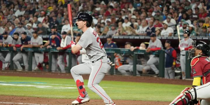 Red Sox beat D-backs on Nick Sogard's pinch