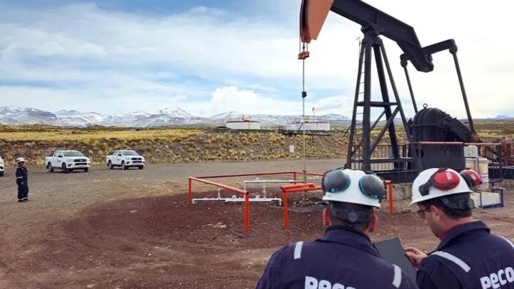 Petroleros paralizan yacimientos de PECOM y advierten a YPF