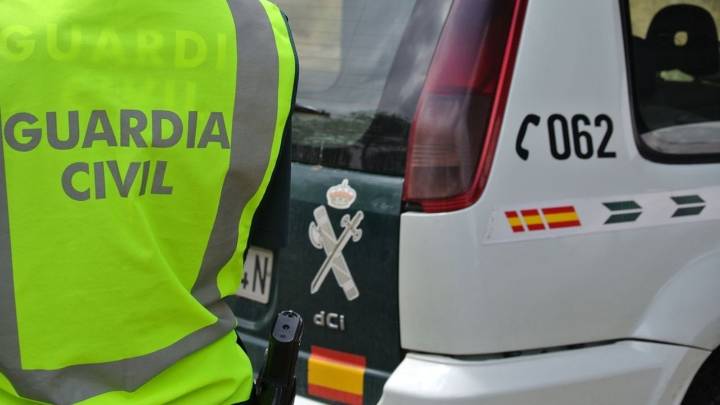 Detenido un hombre de 40 años por atracar a punta de pistola un supermercado en Cancienes
