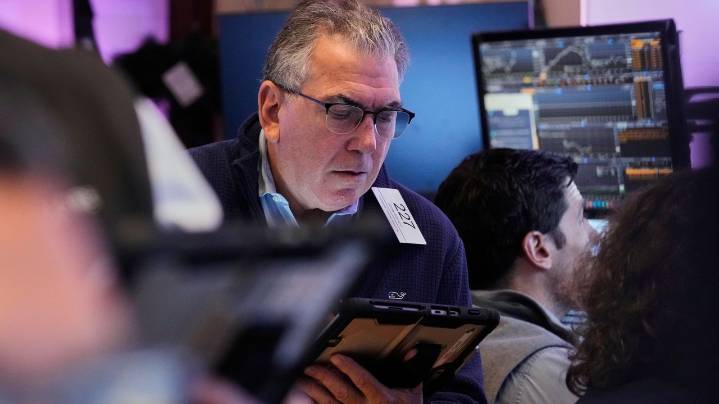 Wall Street coasts to the finish of its best week in the last 5