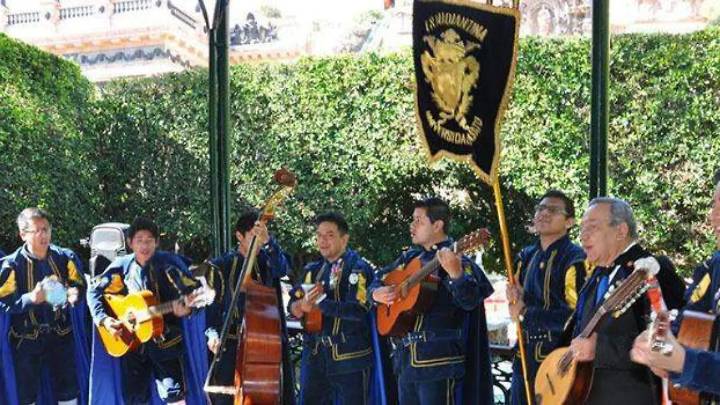Bucarán reconocer a la estudiantina y al teatro universitario de la UG durante el FIC