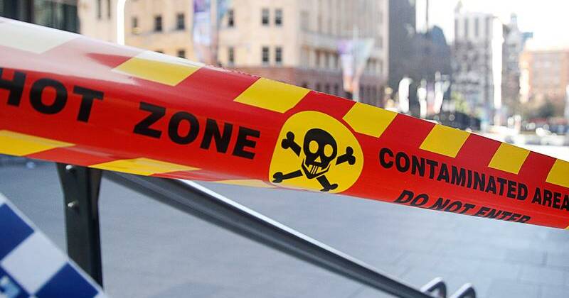 Gas leak leaves one dead, police officers injured