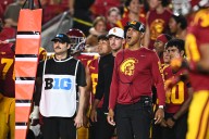 USC DT Sends Clear Message to D’Anton Lynn After DC Breaks Silence on UCLA Move Rumors USC defensive cordinator D'Anton Lynn gets a boost of morale from his player after clearing the air over UCLA job