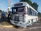 Autobús se volcó y dejó un fallecido en Ciudad Bolívar