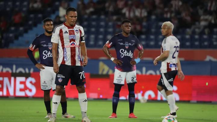 Carlos Bacca da luces de su vuelta a las canchas, pero en Junior cometieron un gravísimo error