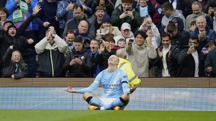 Manchester City golea 3-0 al United en la Premier League; Haaland anotó doblete