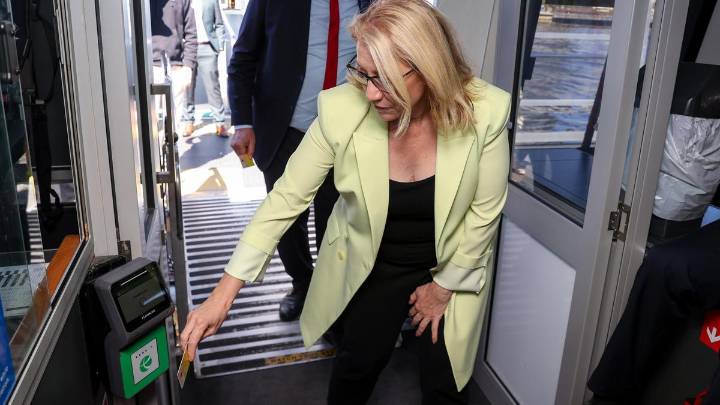 WA Public transport tap’n’go trial announced but full roll-out still not locked in after years of delays