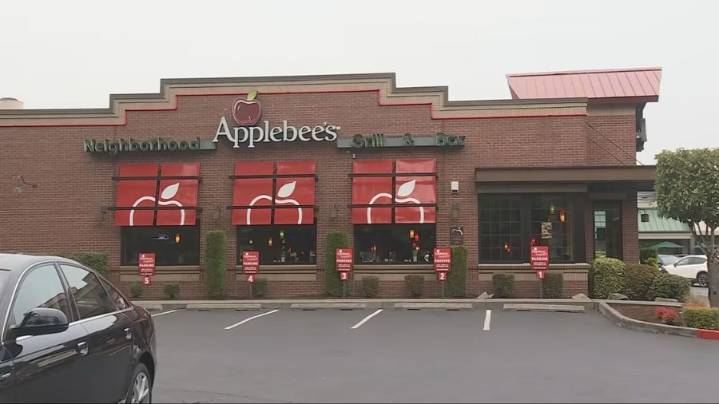 Applebee's employee attacks manager with hammer
